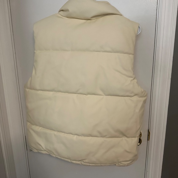 Hollister women's ultimate vegan lather puffer vest medium (095) - Picture 4 of 6